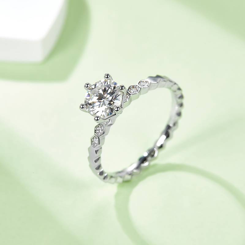 直臂微镶尚美蜂巢S925银镀白金MoissaniteWomen's Ring1ctD级